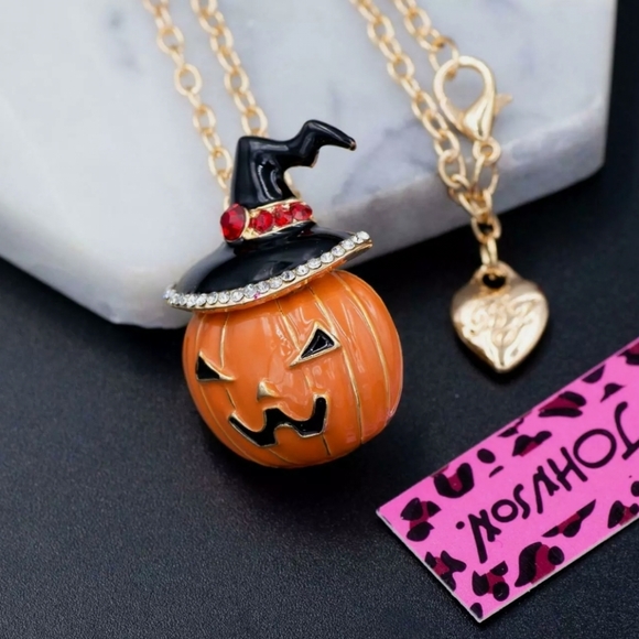 Gold plated red and white crystal Jack o lantern witch necklace/brooch - Picture 14 of 16